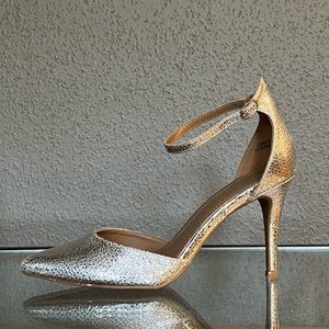 Silver Pointed toe vegan leather BAMBOO 7.5